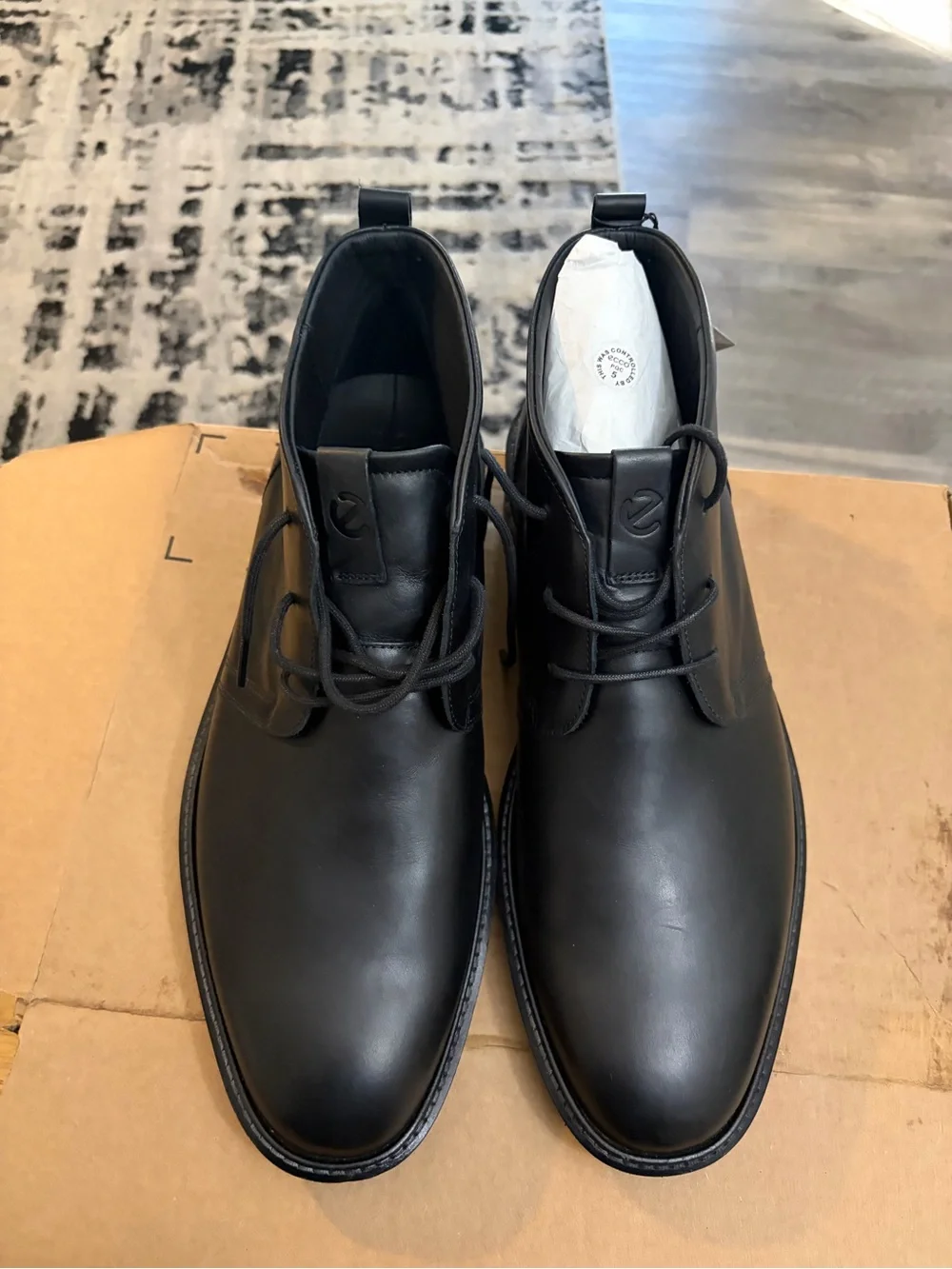 GORE-TEX Men's Black Leather Chukka Boots